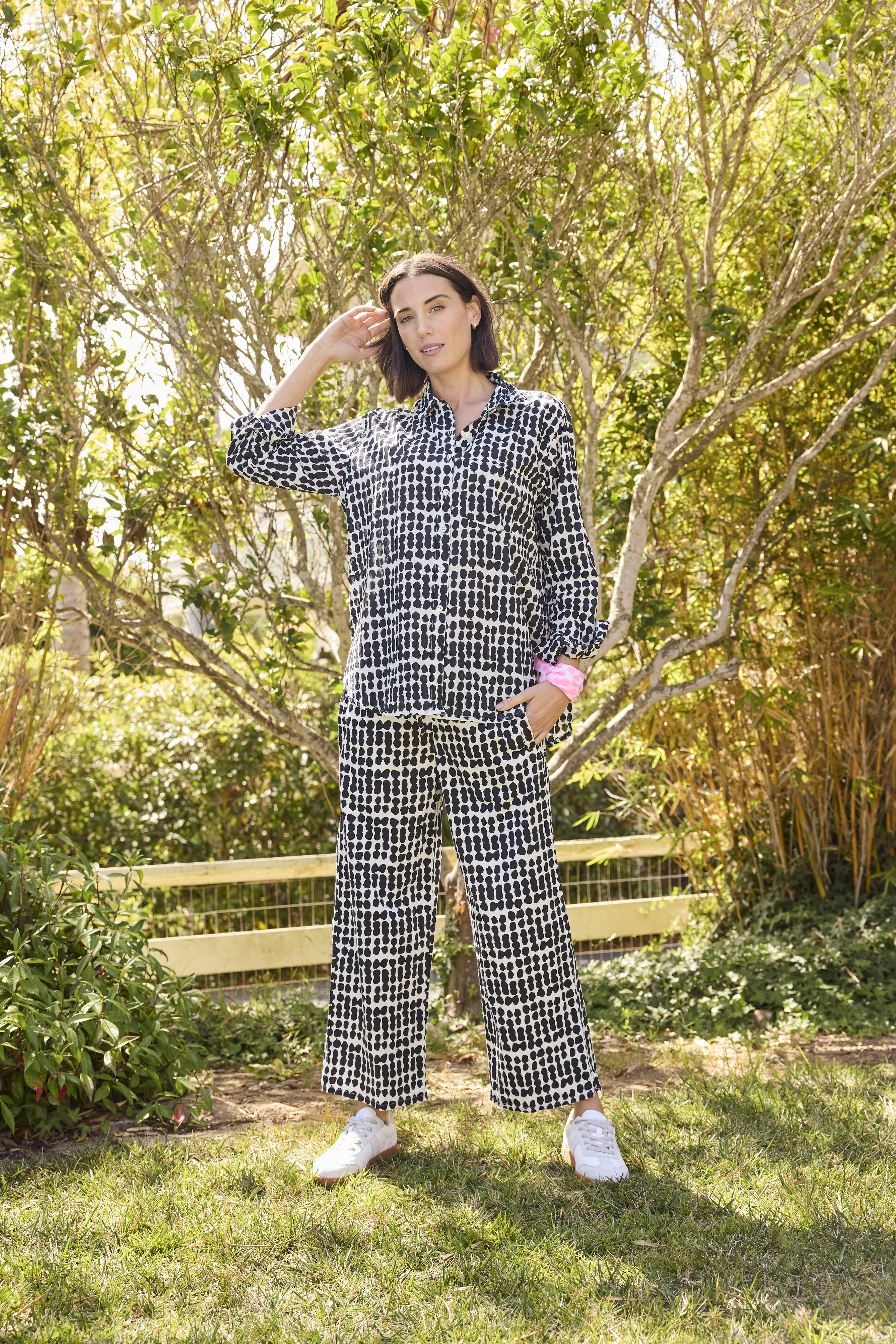Good Boyfriend Shirt - Messy Dots Black