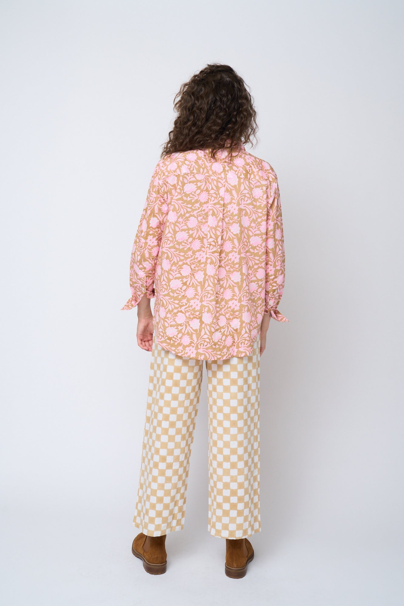 Good Boyfriend Shirt - Floral Escape Baked Clay & Neon Pink