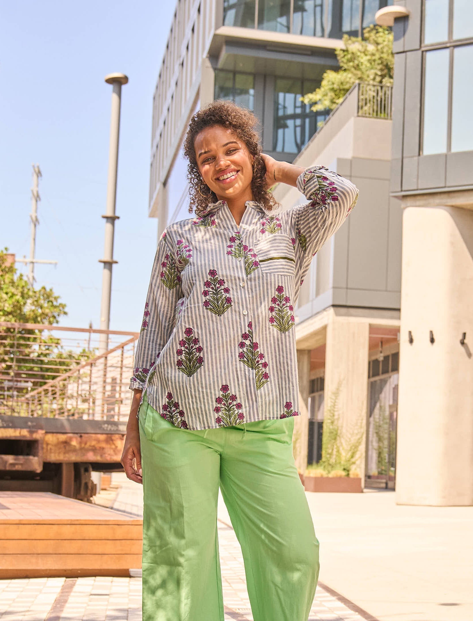 Good Boyfriend Shirt - Palm Cove Floral Dove Grey