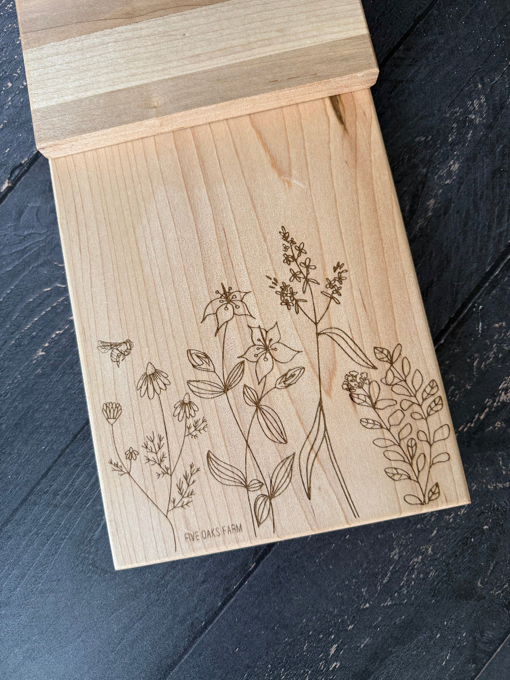 Hardwood vertical cutting board with upright bread support — Five Oaks Farm