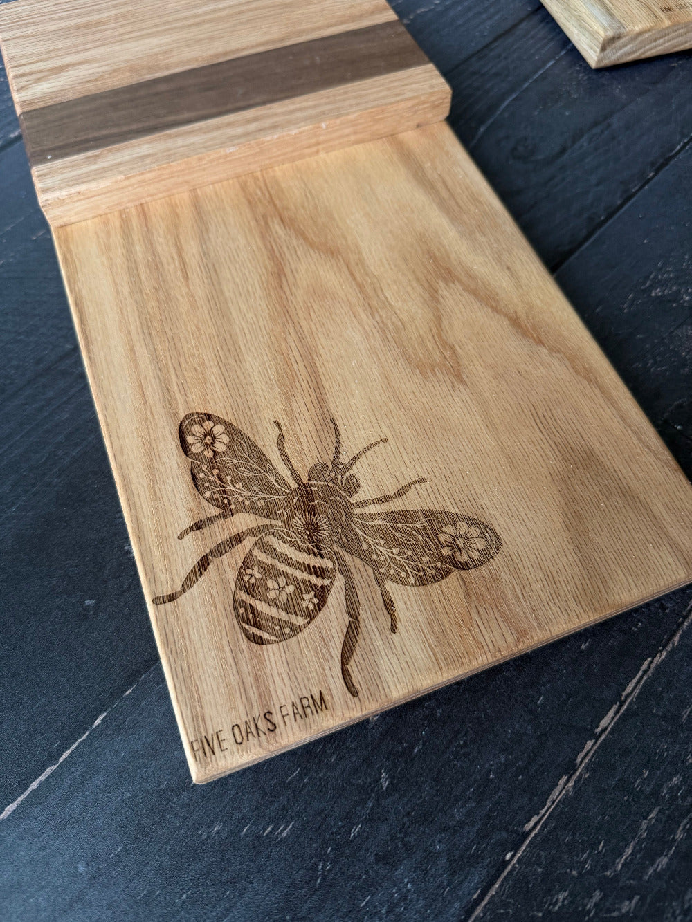 Hardwood vertical cutting board with upright bread support — Five Oaks Farm