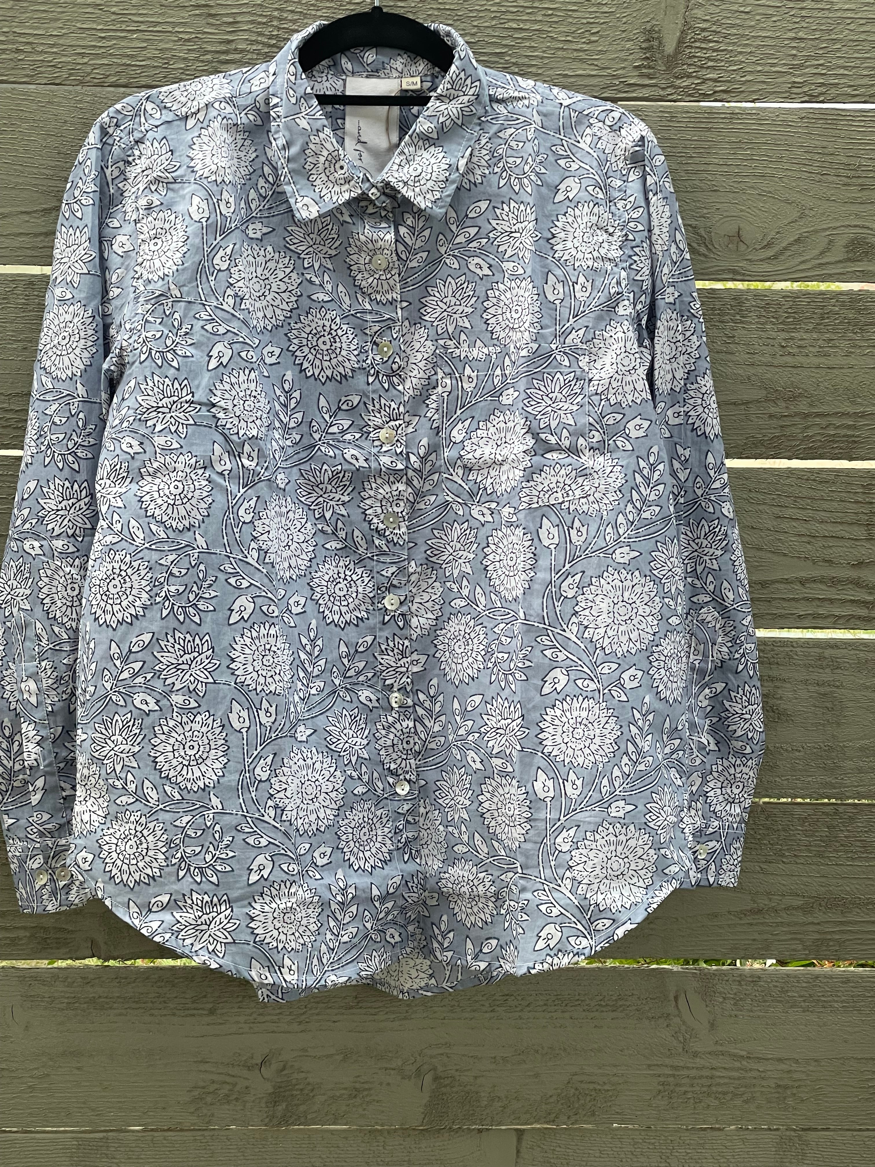 Good Boyfriend Shirt - Hydrangea Beauty Cornflower Blue