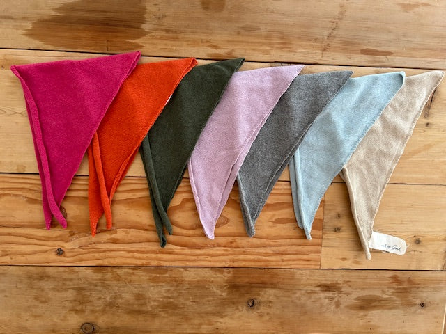Newport Triangle Recycled Cashmere Scarf - Olive