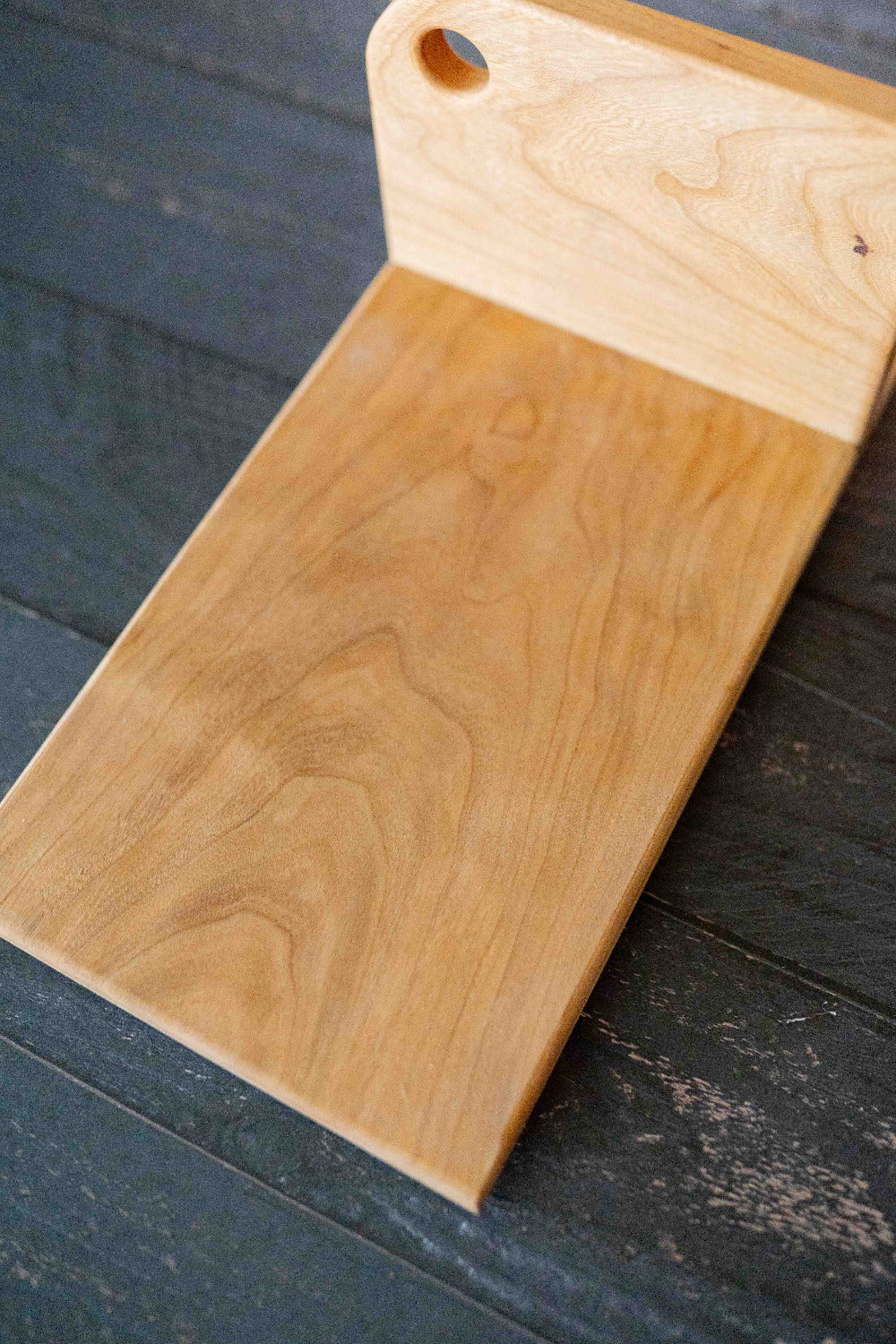 Vertical cutting board with magnetic knife storage — Five Oaks Farm