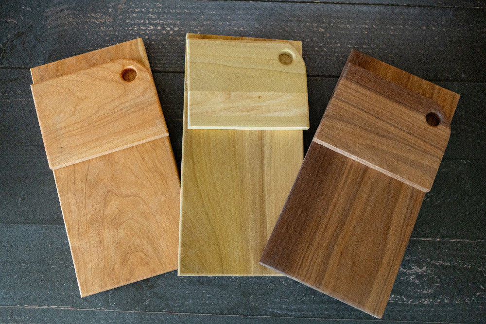 Hardwood vertical cutting board with upright bread support — Five Oaks Farm