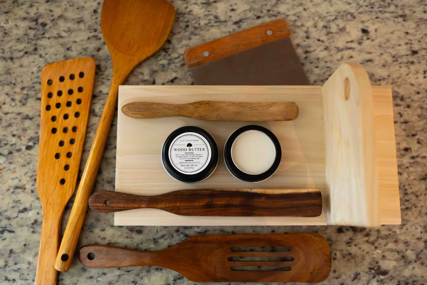 Hardwood vertical cutting board with upright bread support — Five Oaks Farm
