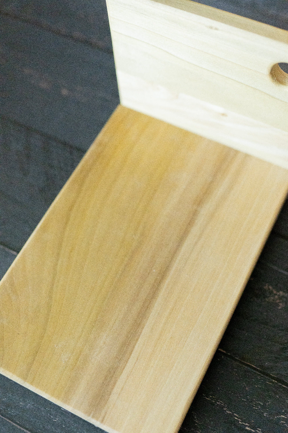 Hardwood vertical cutting board with upright bread support — Five Oaks Farm