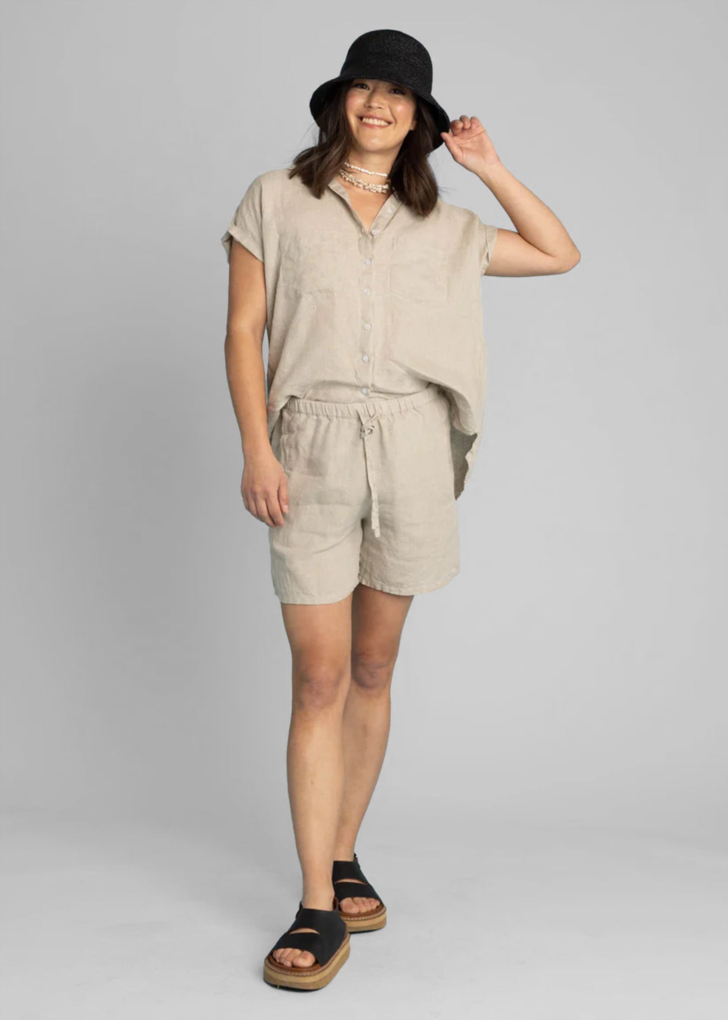 Shore Shorts  - Linen Natural Tan