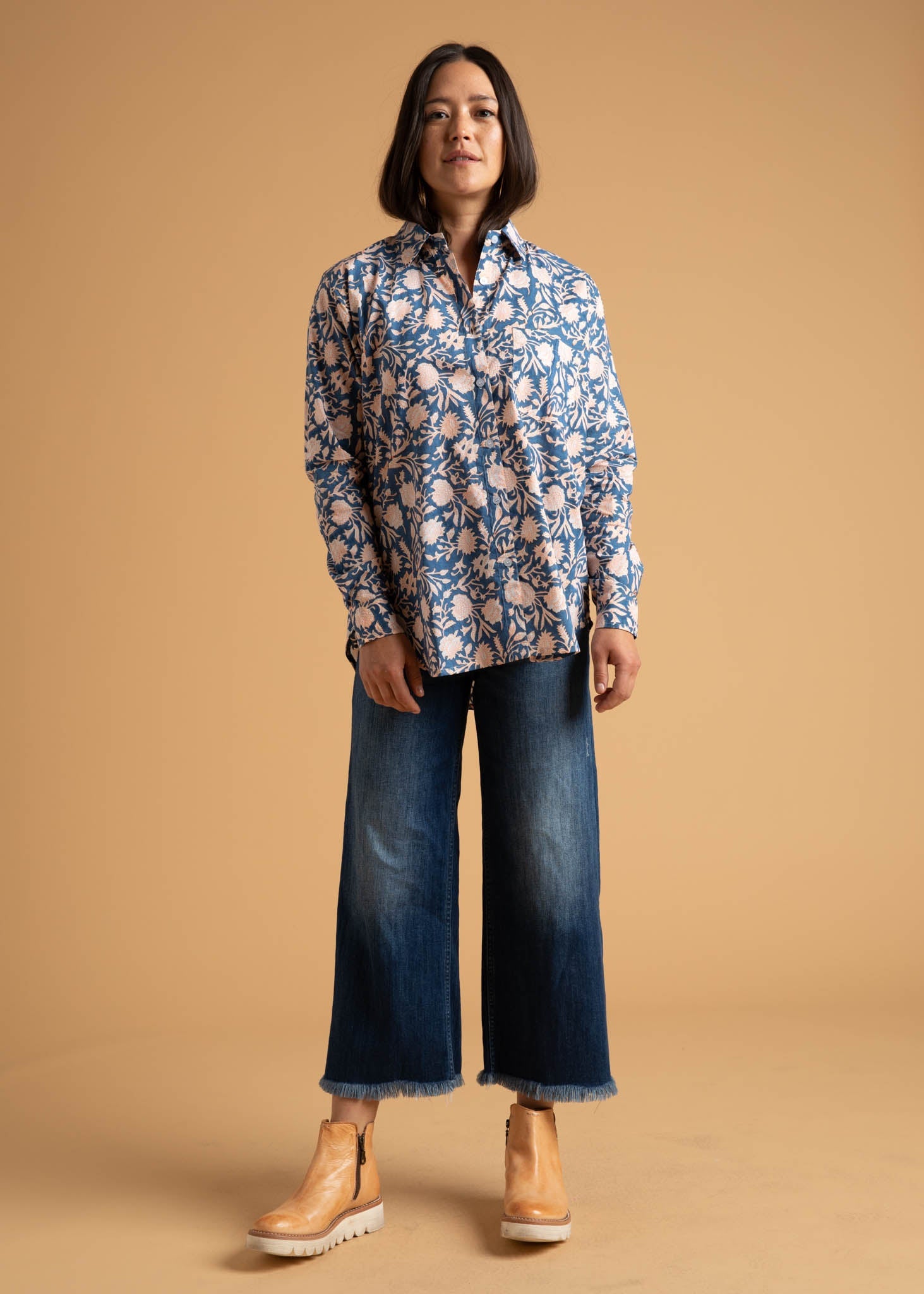 Good Boyfriend Shirt - Floral Escape True Navy & Neon Peach